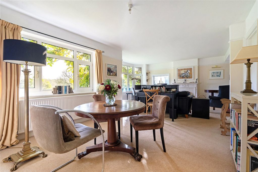 Property photo 3 of 18 Dining Area