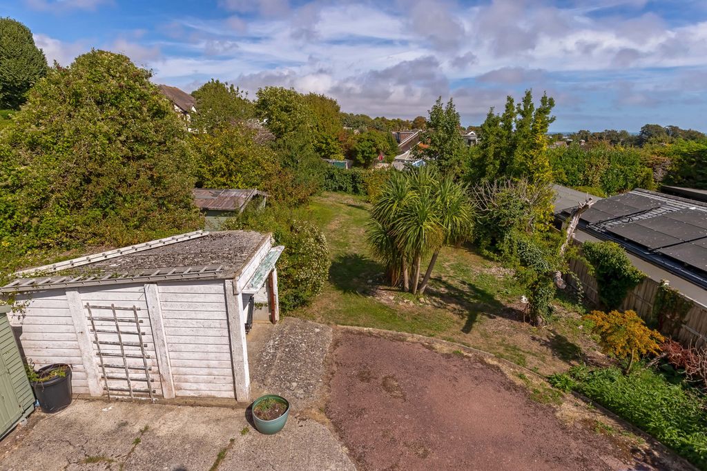 Property photo 3 of 11