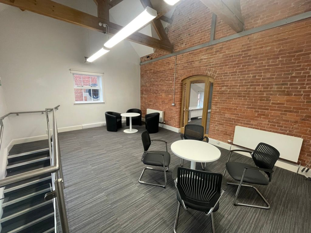 Property photo 3 of 9 Photo 1