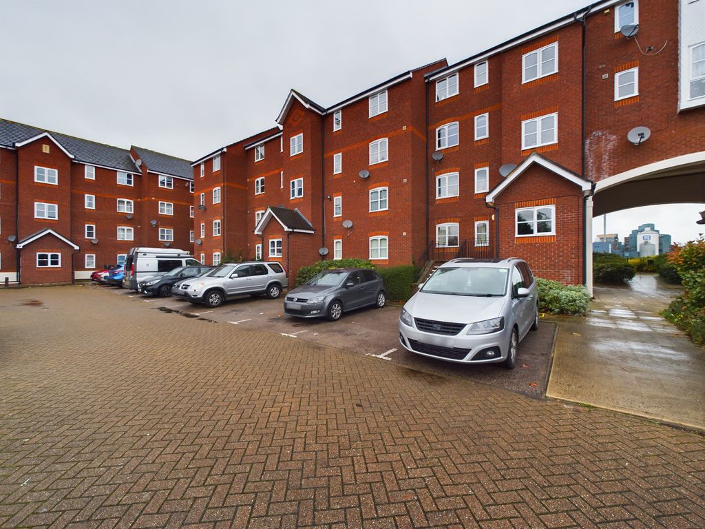 Property photo 1 of 13