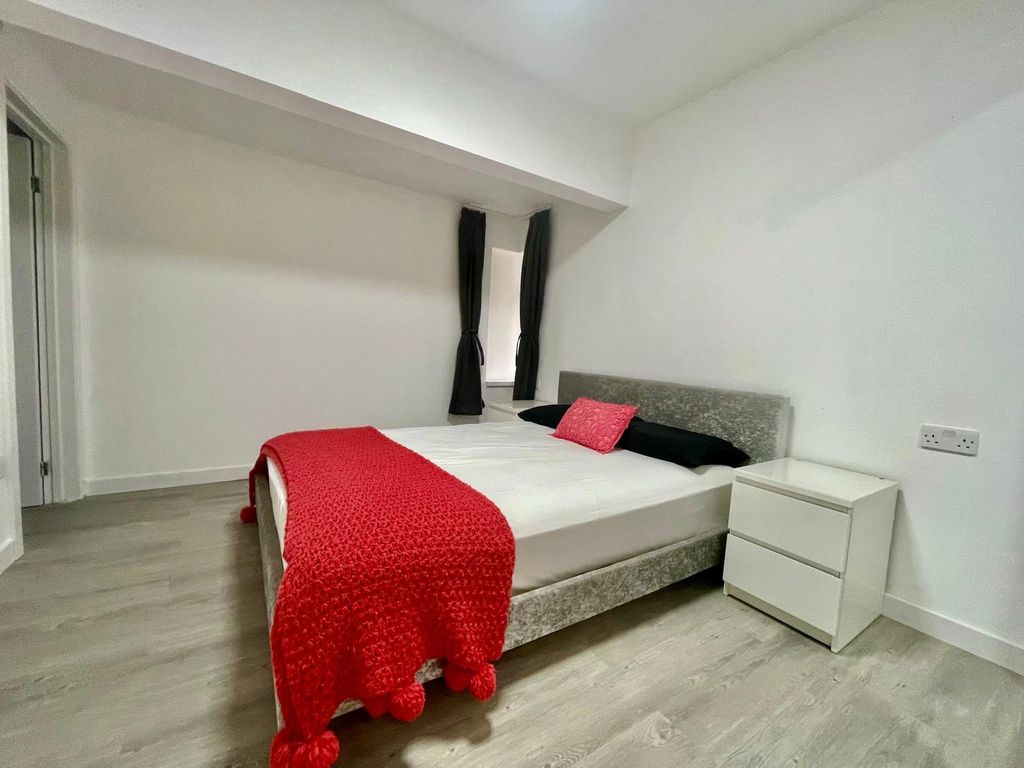 Property photo 2 of 10 Picture No. 04