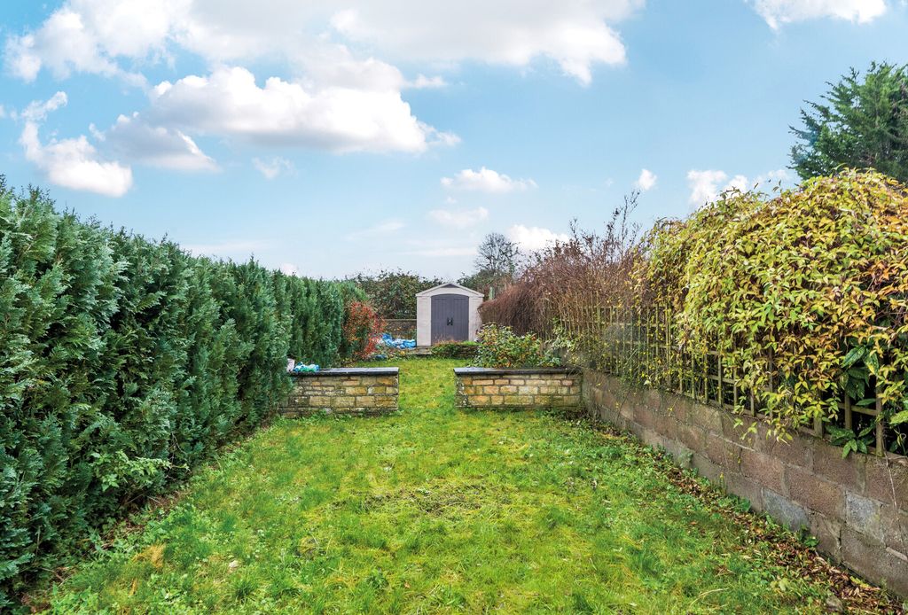 Property photo 3 of 21 1387633-3-693Fd85...