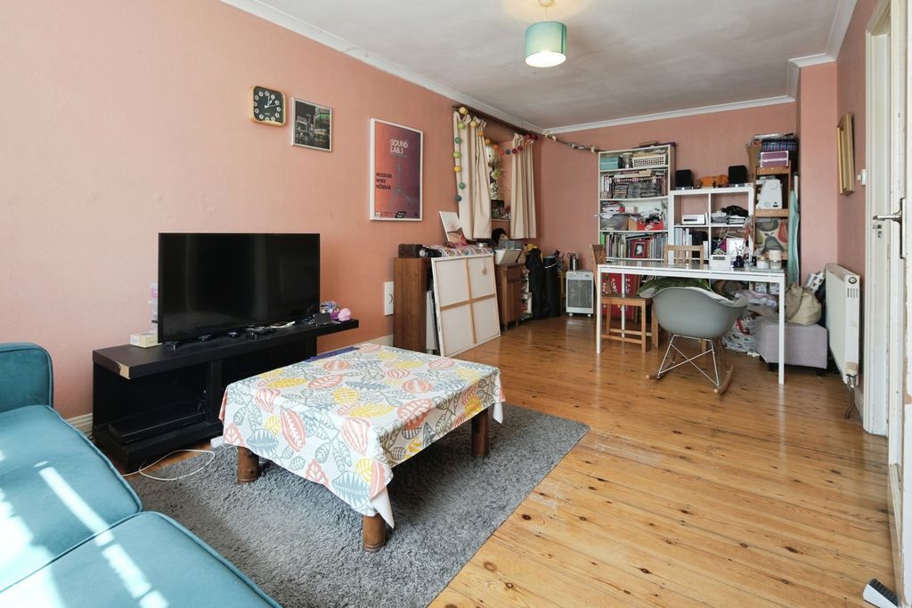 Property photo 2 of 13 Pbox-Img.Jpg