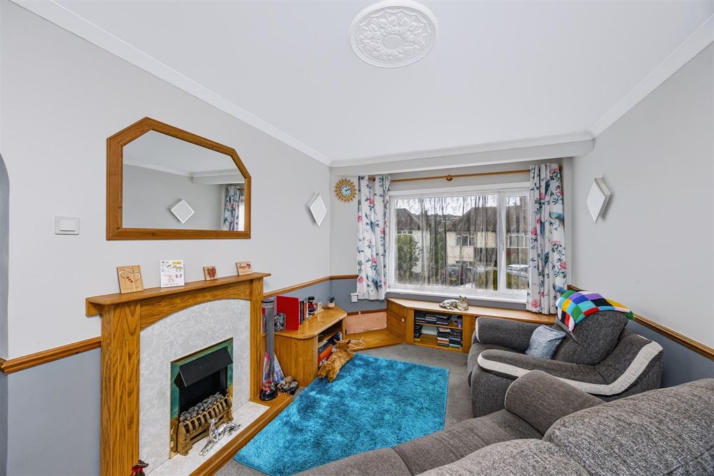 Property photo 3 of 15 Sitting Room