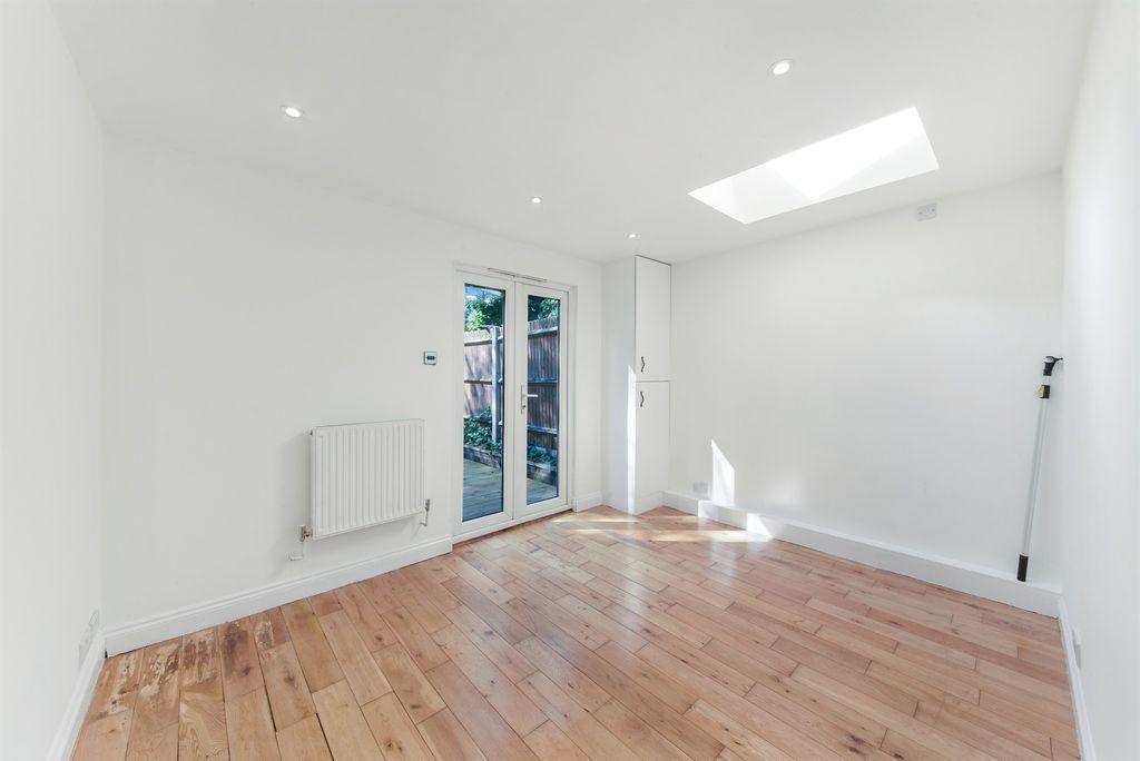 Property photo 2 of 9 Image