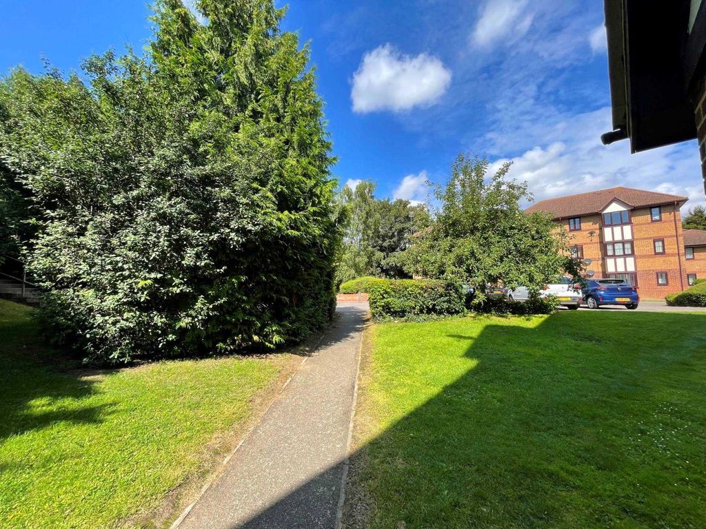 Property photo 2 of 10