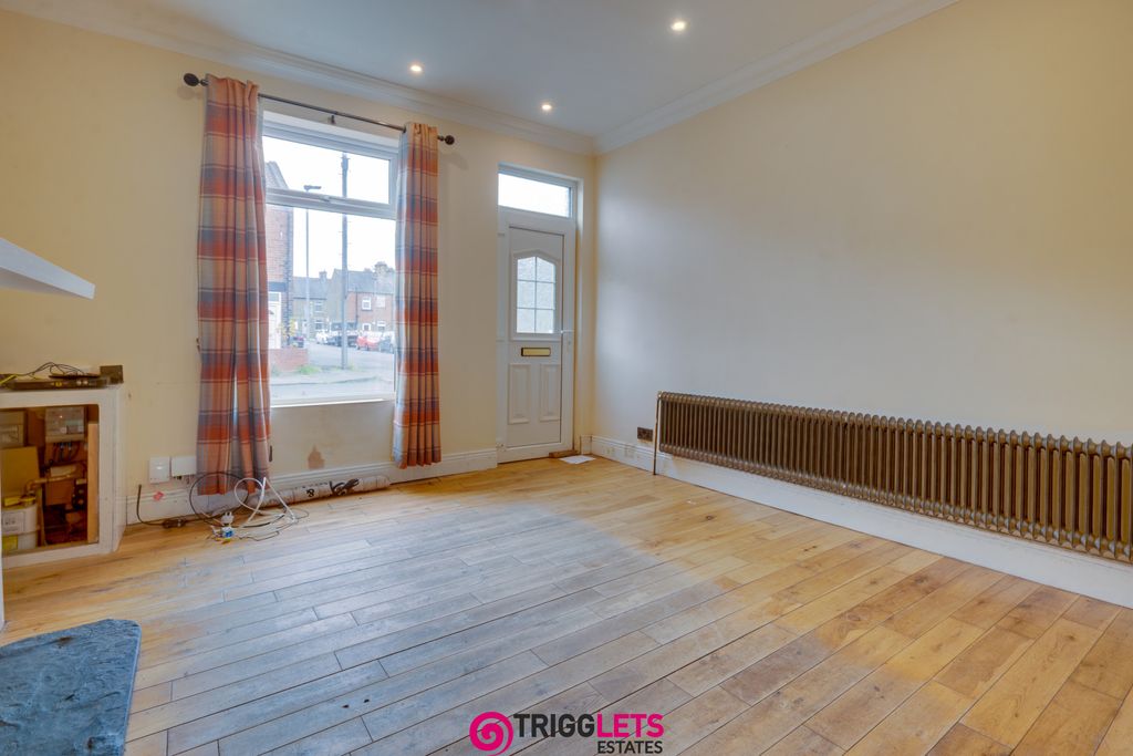 Property photo 3 of 13