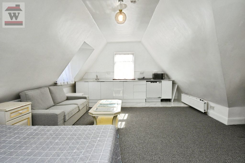 Property photo 1 of 4