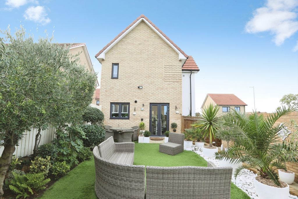 Property photo 3 of 12 Pbox-Img.Jpg