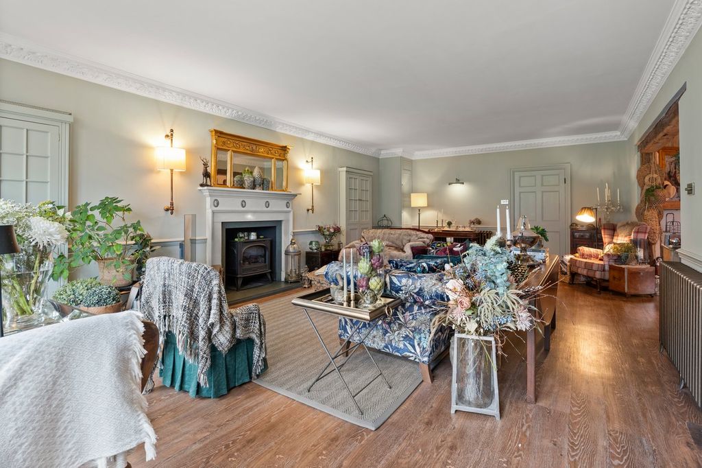 Property photo 2 of 30