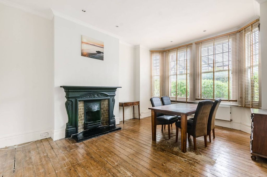 Property photo 2 of 7