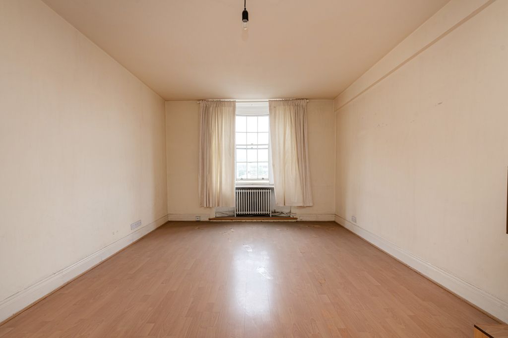 Property photo 2 of 3
