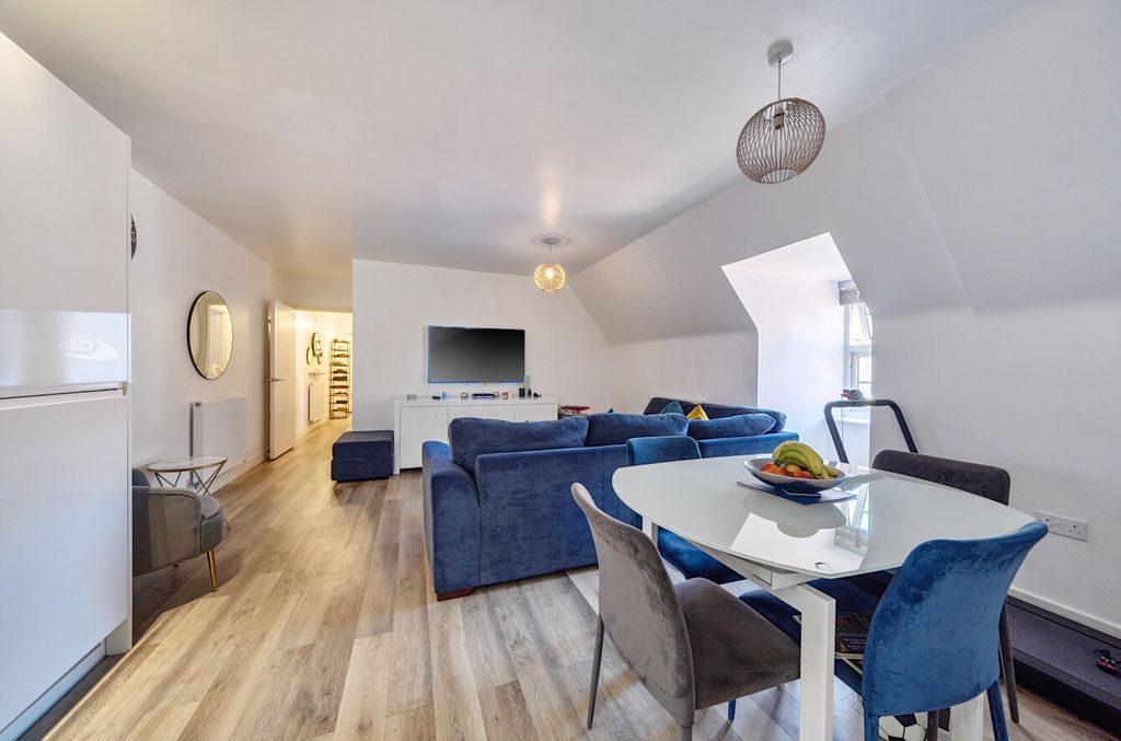 Property photo 1 of 20 1422079-19-69B95F...