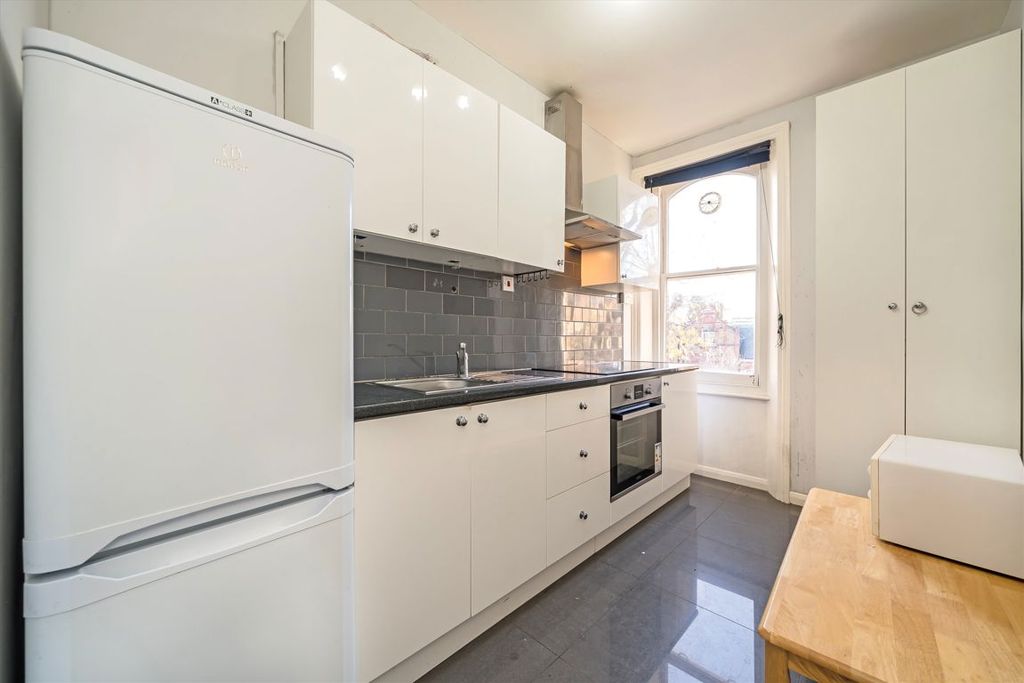 Property photo 3 of 5