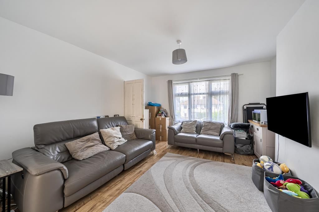 Property photo 2 of 20 Living Room