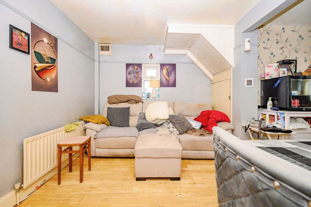 Property photo 2 of 11 Pbox-Img.Jpg