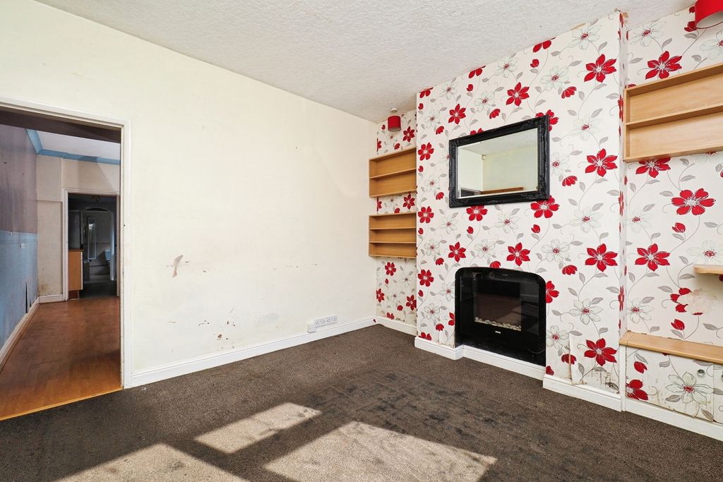 Property photo 2 of 16 Photo