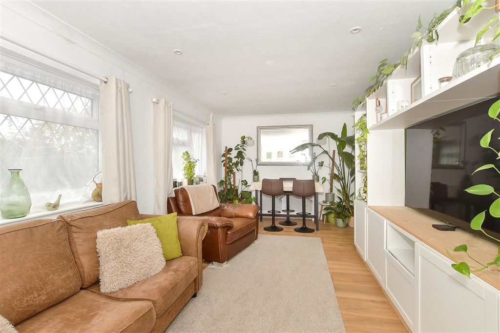 Property photo 1 of 10 Lounge/Diner