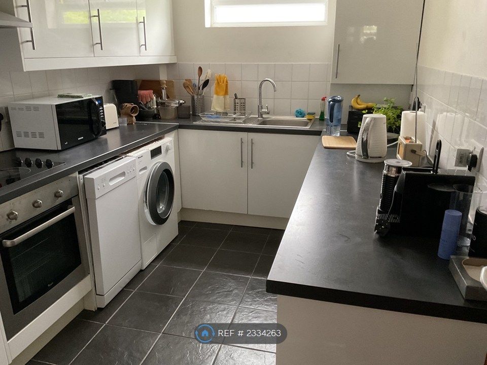 Property photo 1 of 6 Separate Kitchen