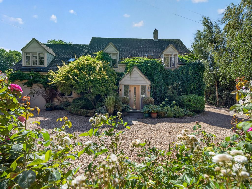 Property photo 1 of 32 Front
