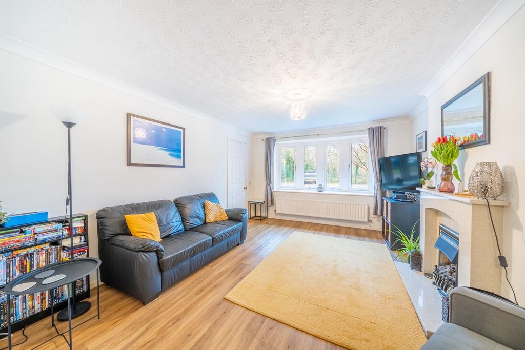 Property photo 3 of 20 Living Room