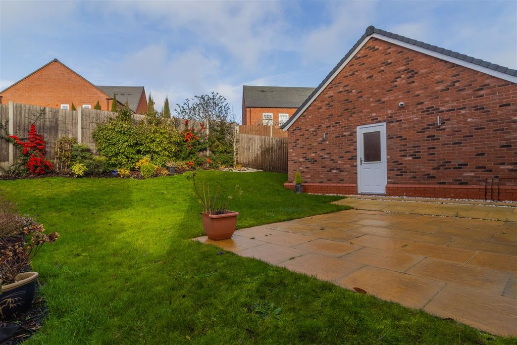 Property photo 3 of 35