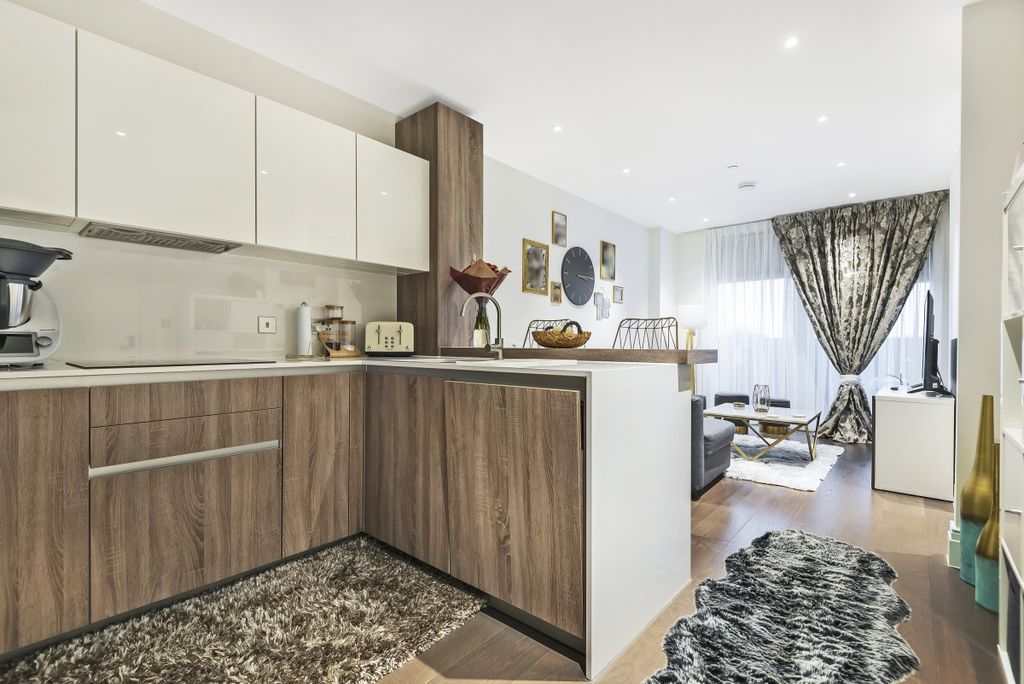 Property photo 3 of 14 Hamond Court (4)