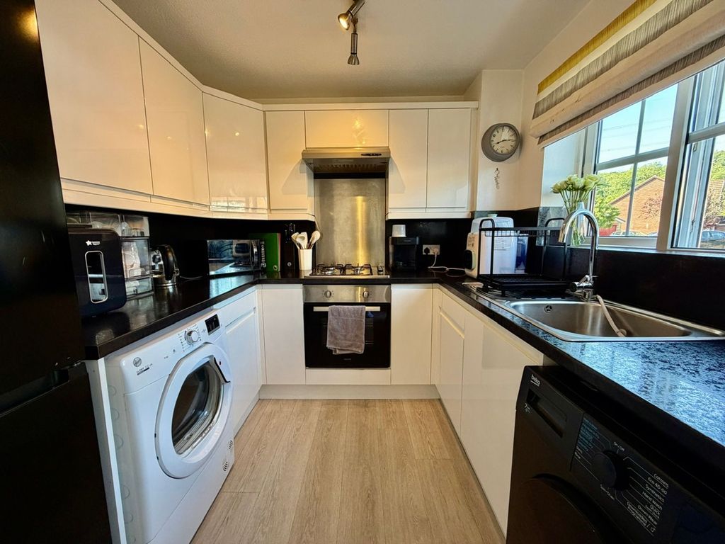 Property photo 3 of 31