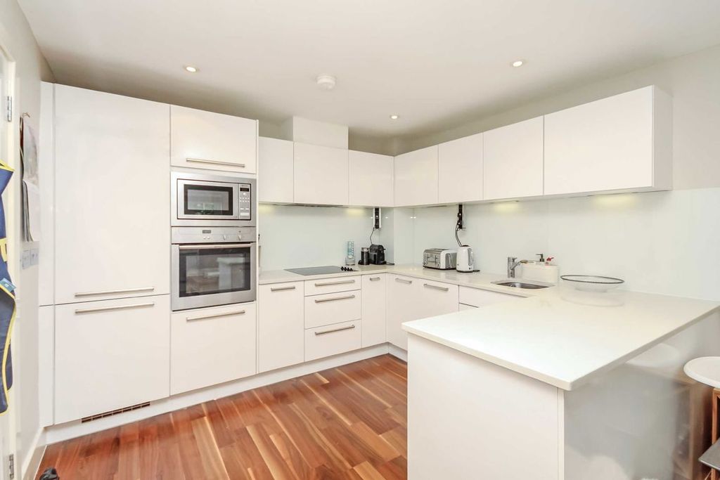 Property photo 2 of 5