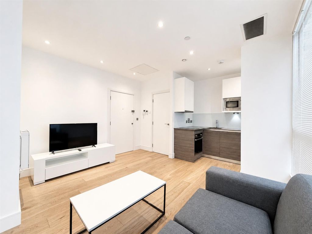 Property photo 1 of 8 Studio