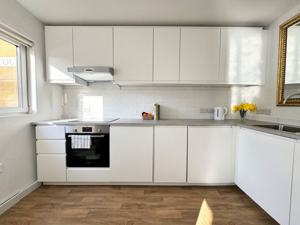 Property photo 1 of 8 Kitchen