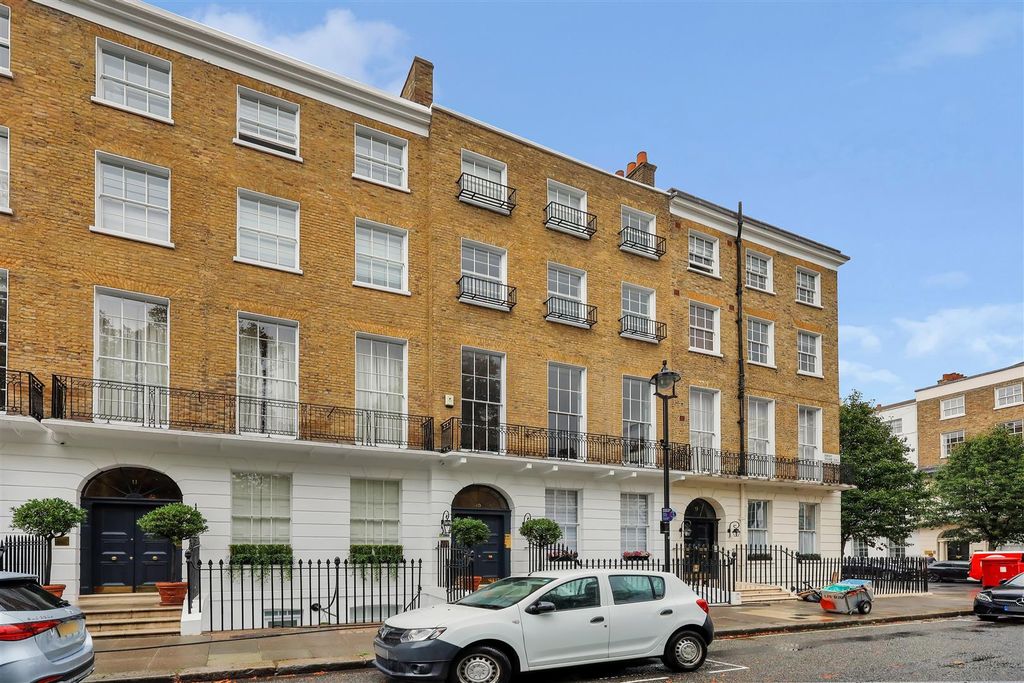 Property photo 1 of 20 Tennyson Court 2.Jpg