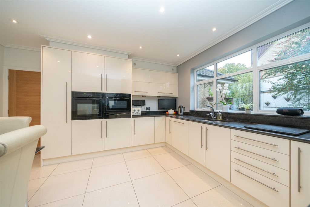 Property photo 3 of 45 Kitchen/Dining Room