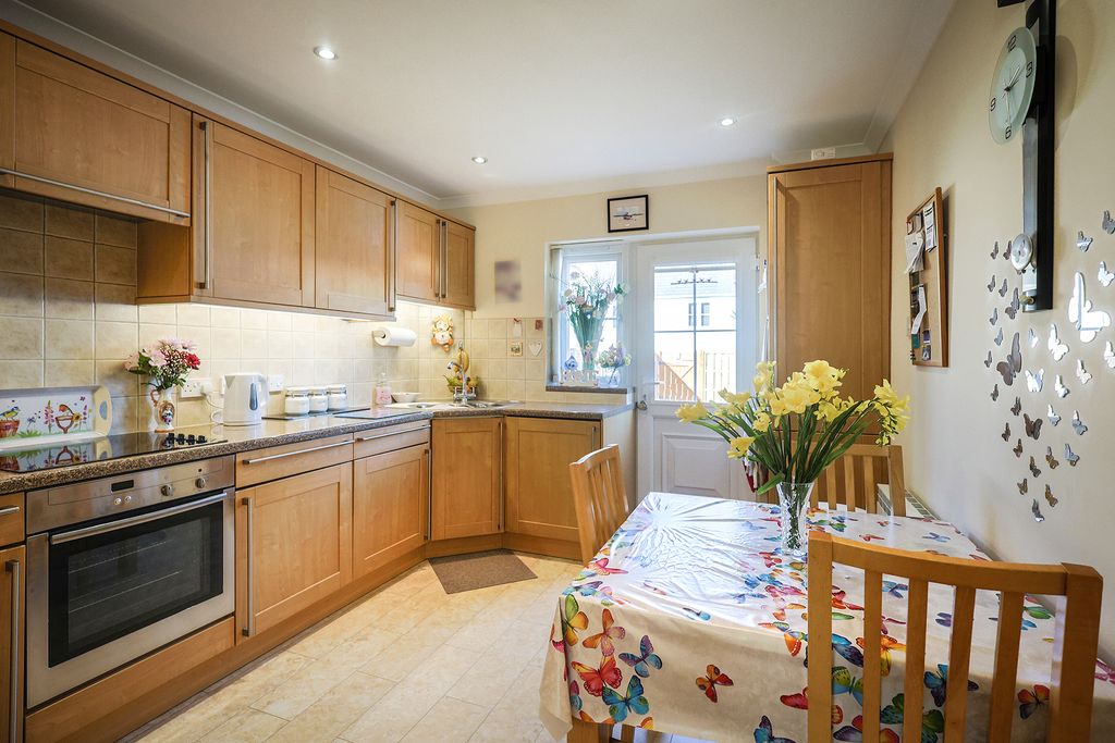 Property photo 2 of 18 Photo 1