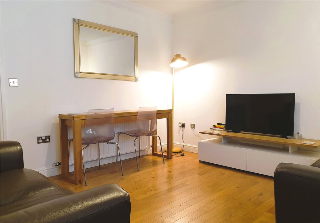 Property photo 3 of 13 Sitting Room