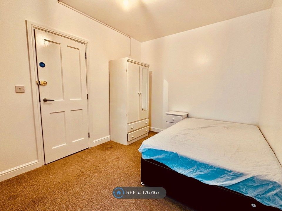 Property photo 1 of 11 Bedroom 3