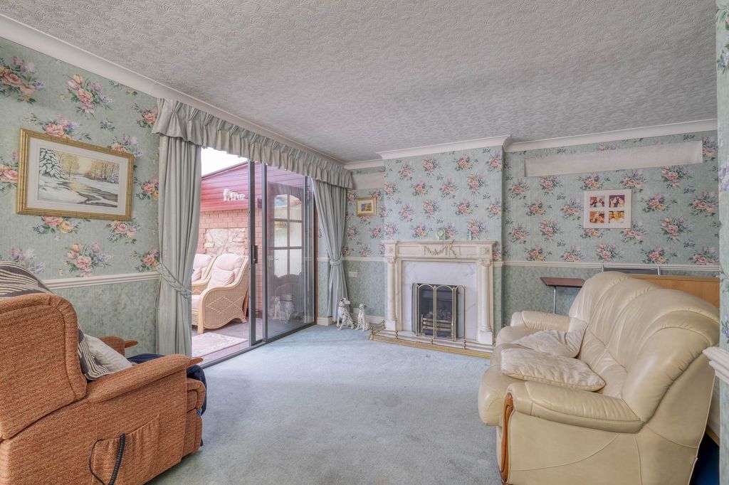 Property photo 2 of 20