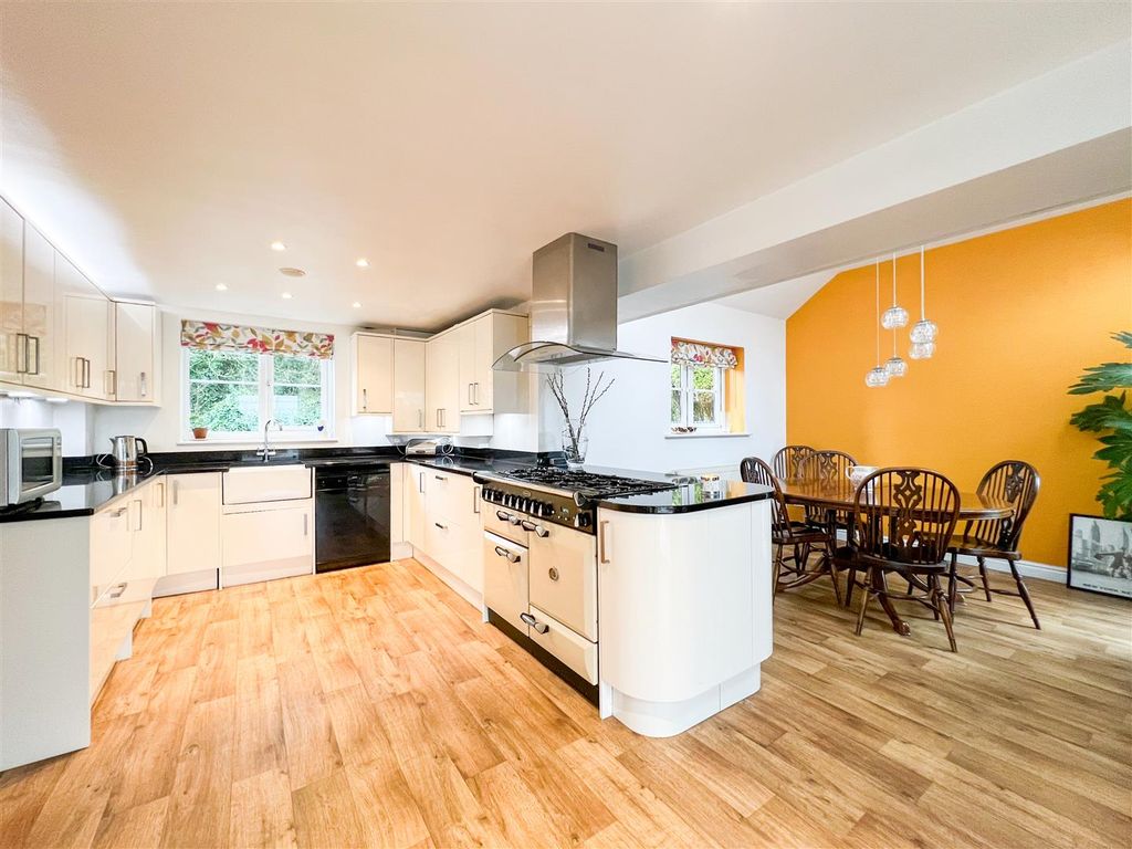 Property photo 2 of 26 Kitchen Diner