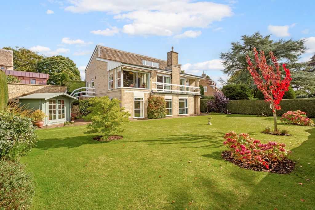 Property photo 1 of 24