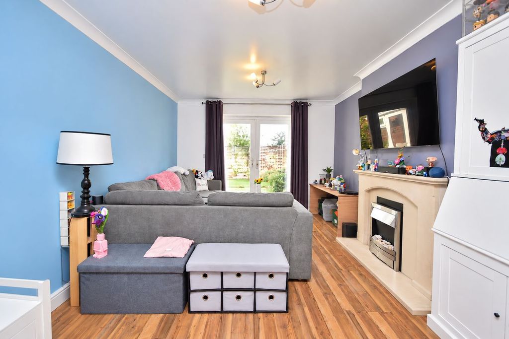 Property photo 2 of 23
