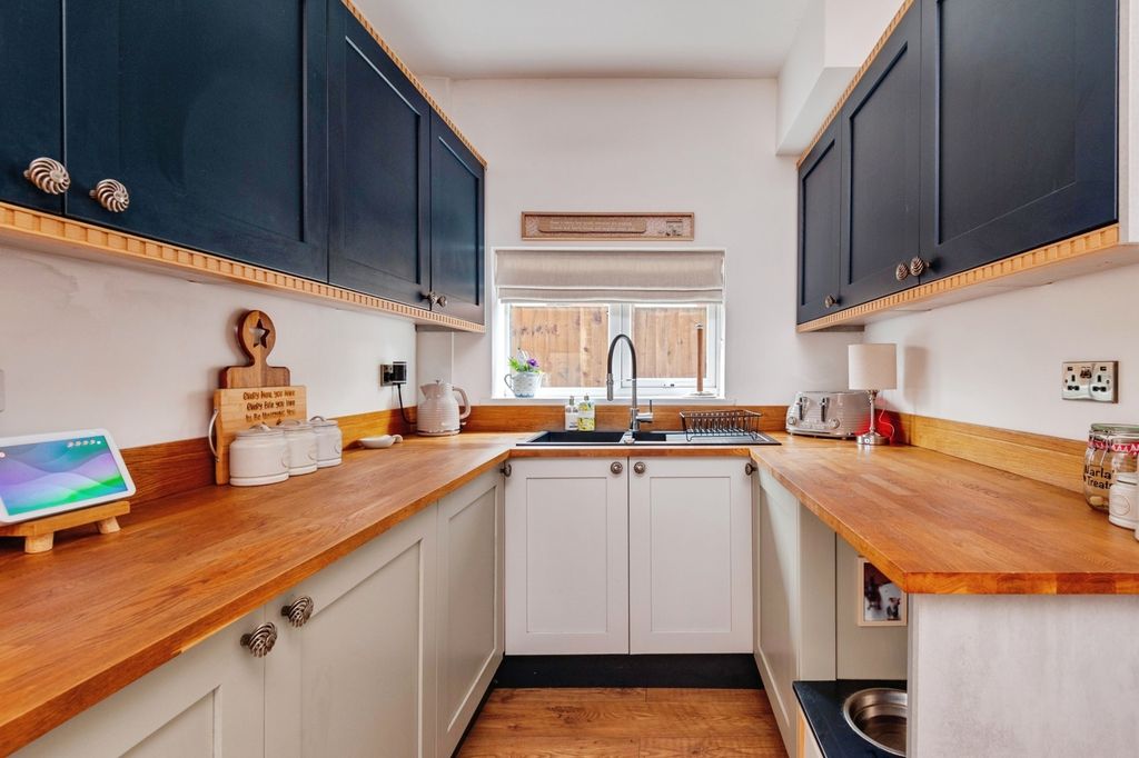 Property photo 3 of 16 Pbox-Img.Jpg