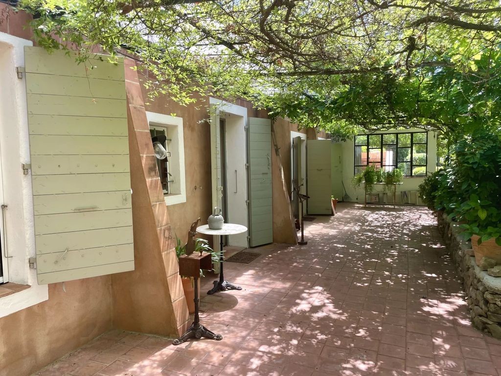 Property photo 3 of 27