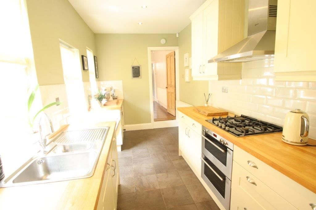 Property photo 3 of 16 96 Grosvenor Road (18).Jpg