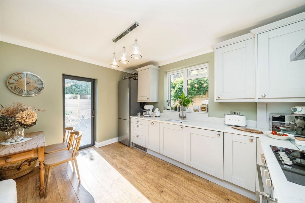 Property photo 3 of 5