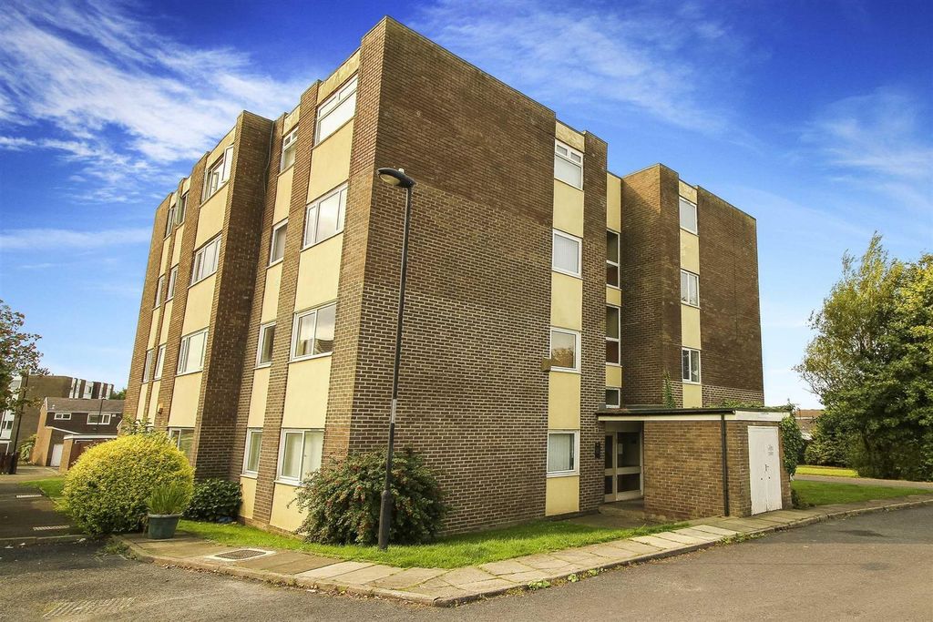 Property photo 1 of 8 1