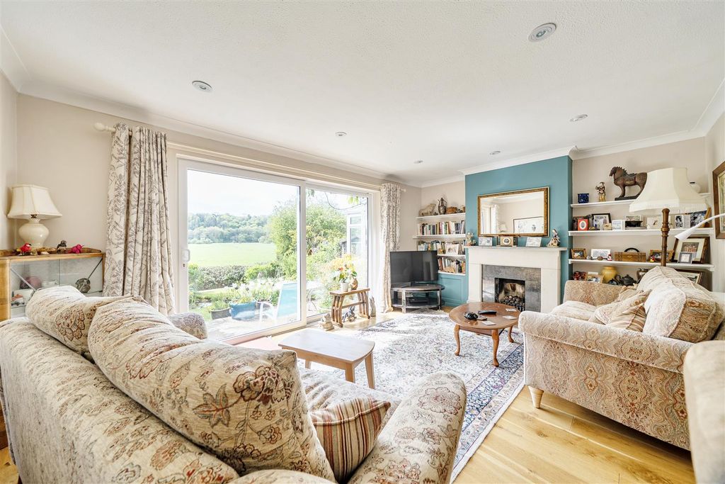 Property photo 3 of 17 Sitting/Dining Room