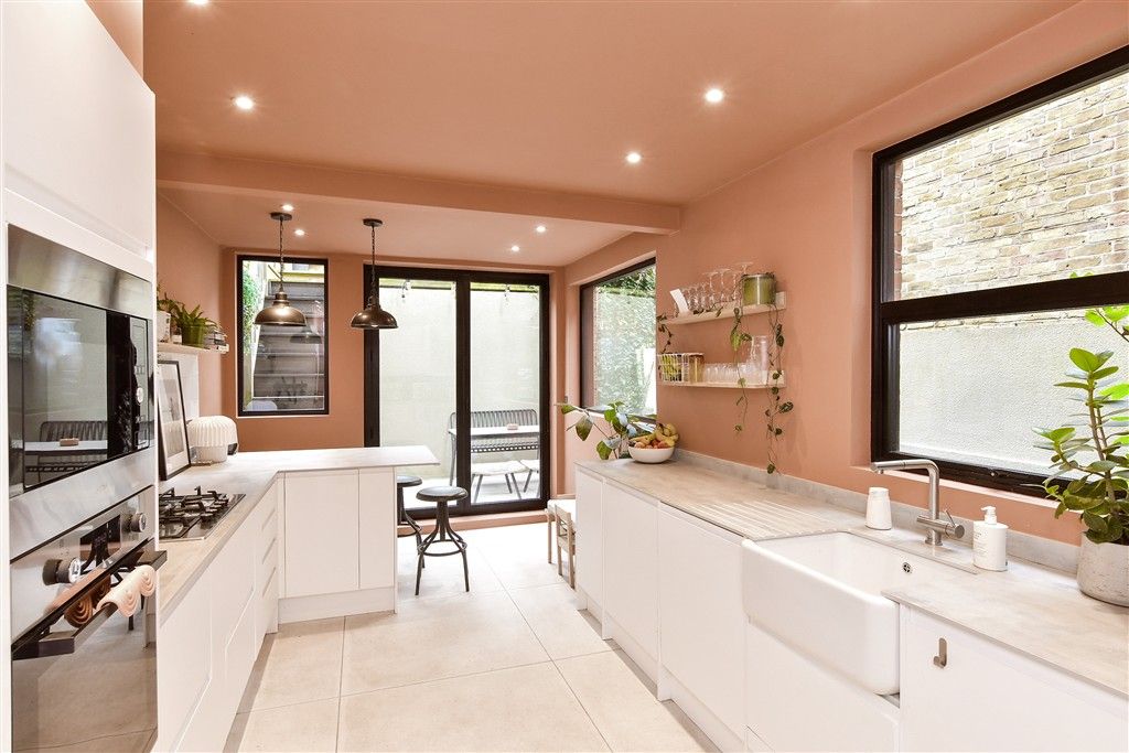 Property photo 1 of 22 Kitchen