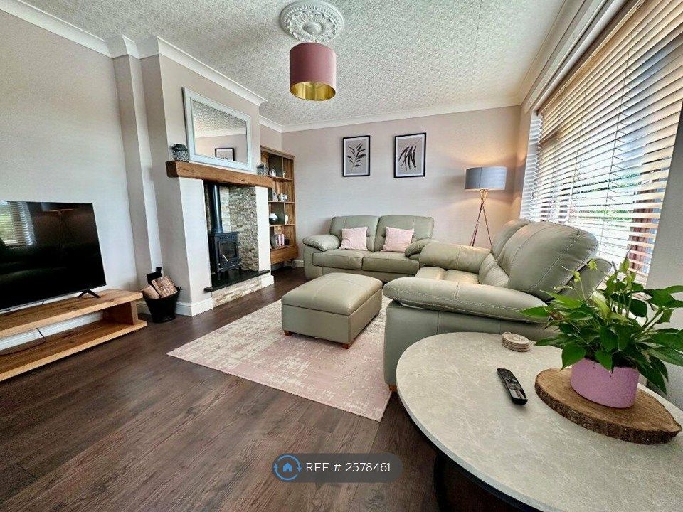 Property photo 2 of 8 Living Room