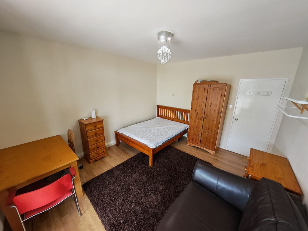 Property photo 2 of 16 Photo 1