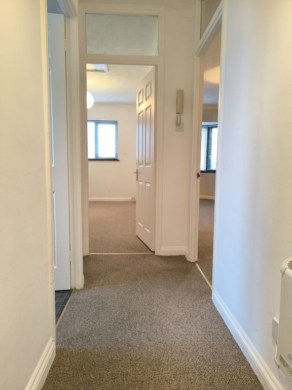 Property photo 2 of 13 Hallway